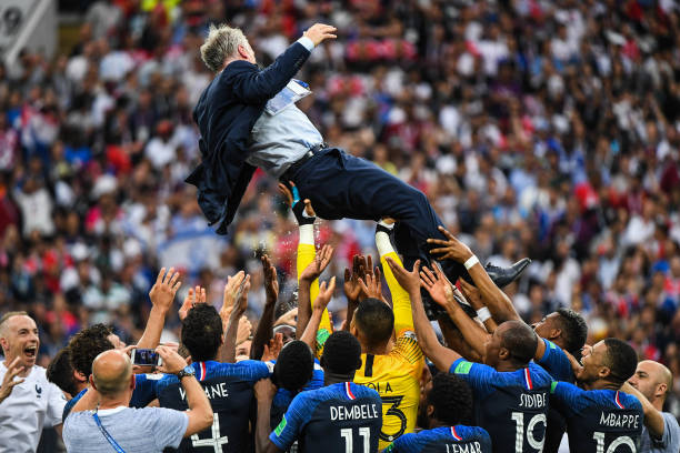 球员之间创 球员之间创